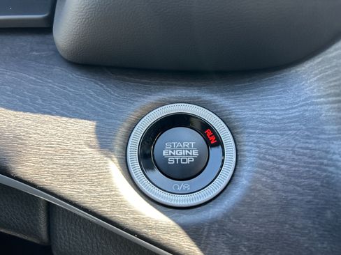 New 2025 Jeep Grand Cherokee Limited image 25