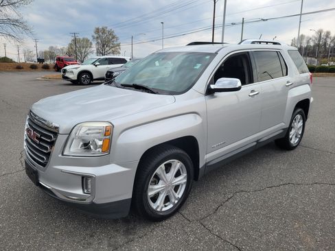 Used 2016 GMC Terrain SLT image 1