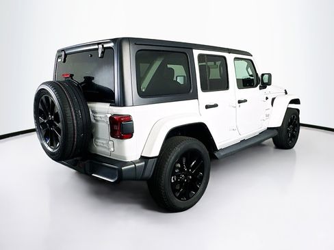 Used 2023 Jeep Wrangler Unlimited Sahara w/ Cold Weather Group AWD/4WD image 9