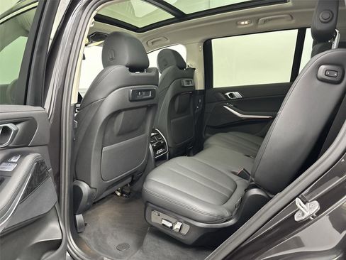 Used 2022 BMW X7 xDrive40i w/ Premium Package AWD/4WD image 29