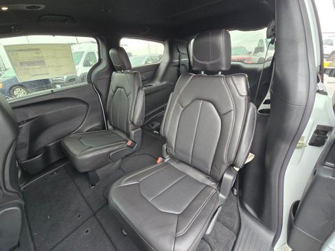 New 2026 Chrysler Voyager LX FWD image 21