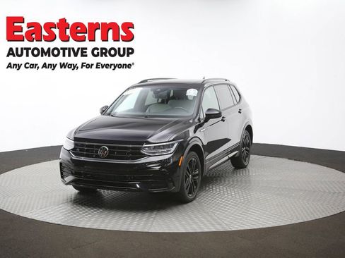 Used 2022 Volkswagen Tiguan SE R-Line image 55