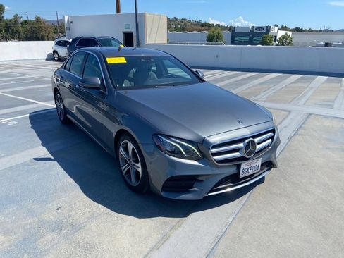 Used 2019 Mercedes-Benz E 300 image 4