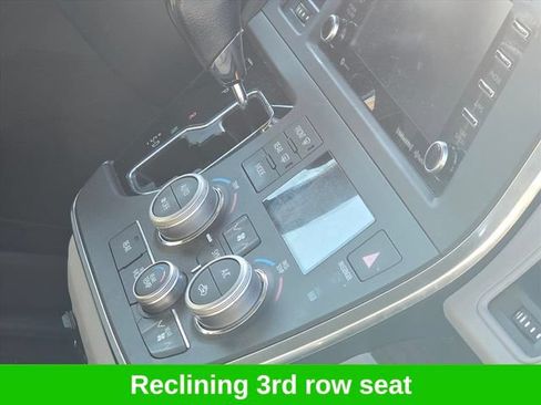 Used 2018 Toyota Sienna XLE FWD image 23