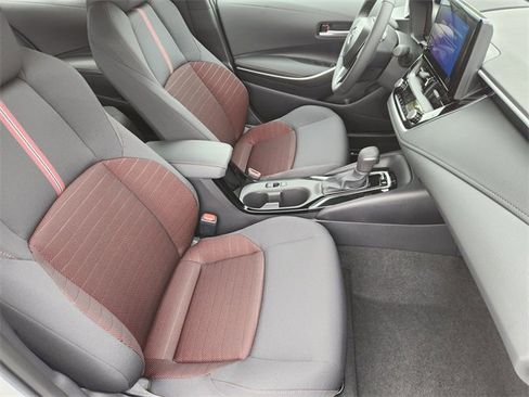 Certified 2025 Toyota Corolla SE image 10