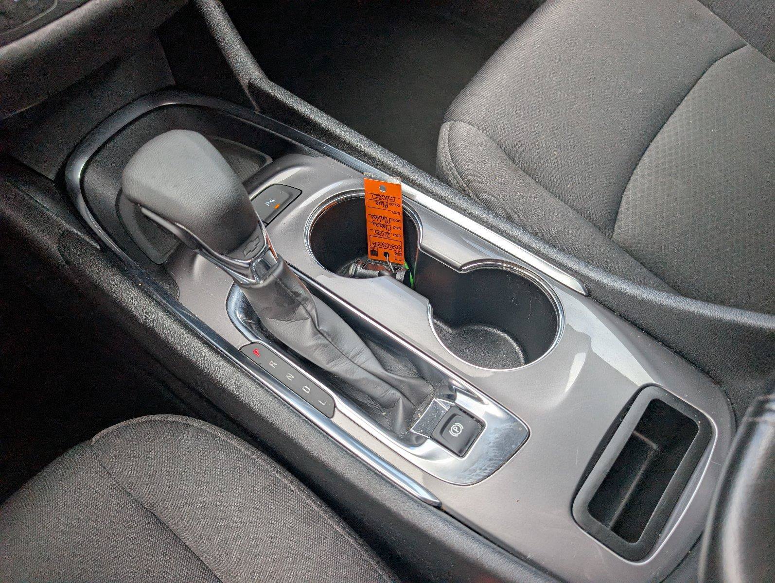 Used 2025 Chevrolet Malibu LT FWD image 18