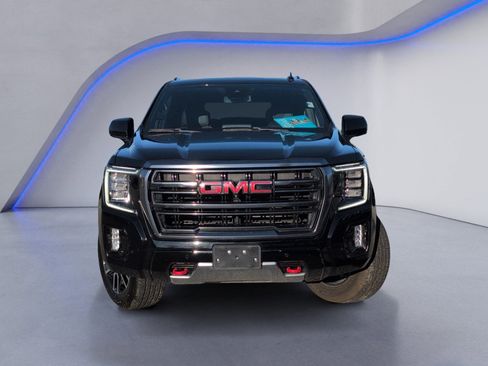 Used 2023 GMC Yukon AT4 w/ AT4 Premium Package image 11