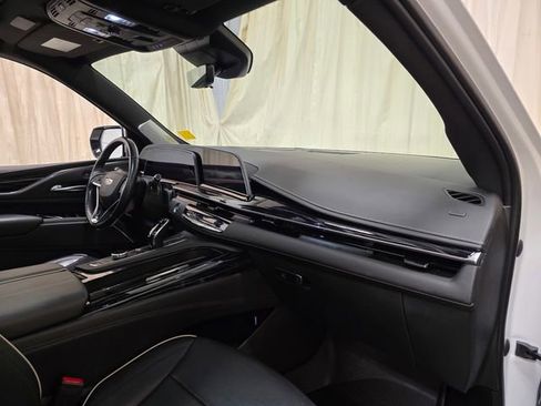 Used 2021 Cadillac Escalade Sport w/ Driver Assist Tech Package image 41