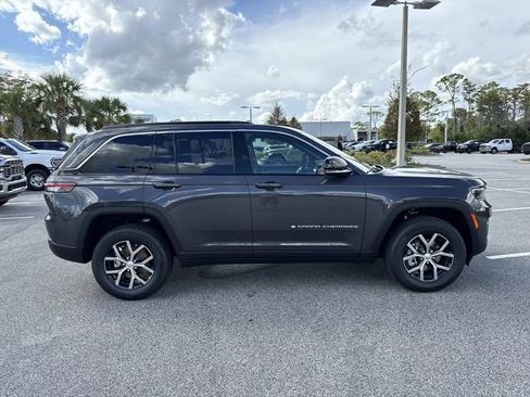 New 2025 Jeep Grand Cherokee Limited w/ Trailer Tow Package image 2