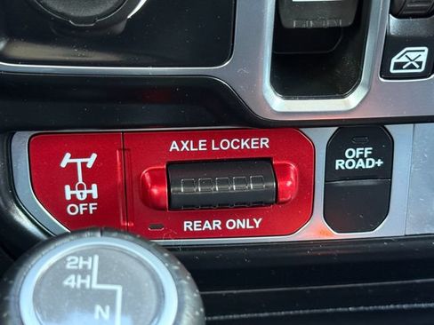 Used 2021 Jeep Gladiator Mojave AWD/4WD image 41
