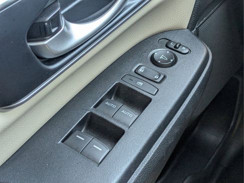 Used 2019 Honda CR-V Touring image 15