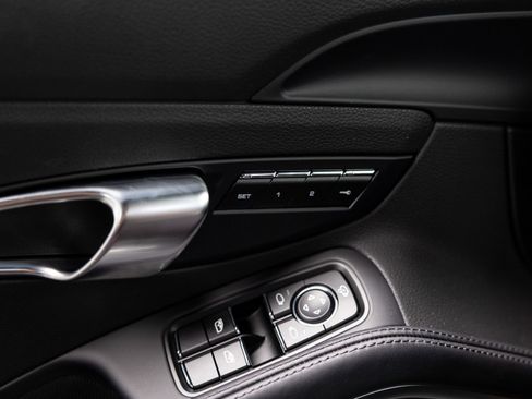 Certified 2025 Porsche 718 Cayman RWD image 34