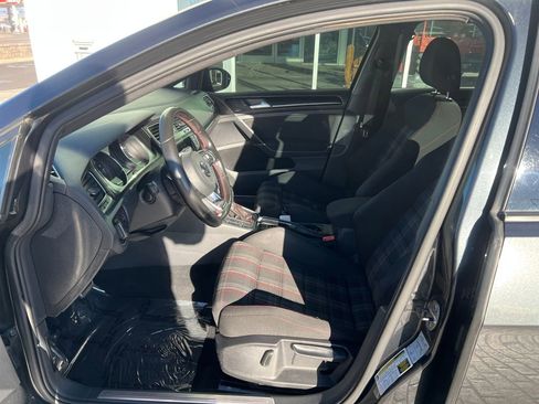 Used 2017 Volkswagen GTI Sport image 9