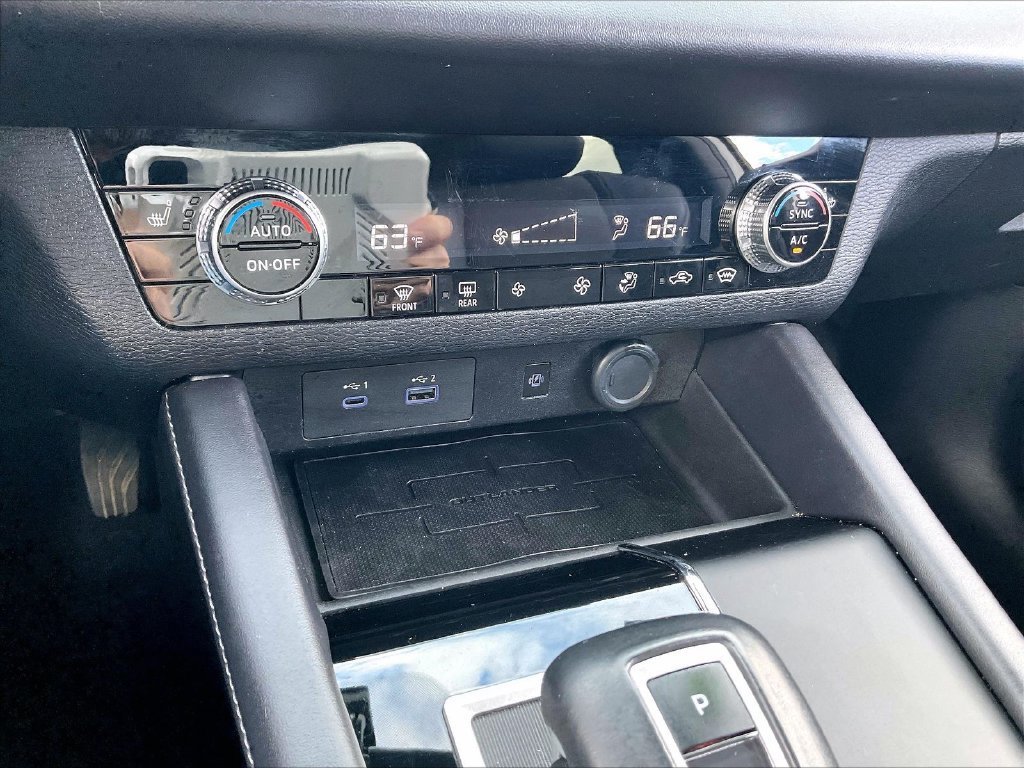 Used 2024 Mitsubishi Outlander SE AWD/4WD image 25