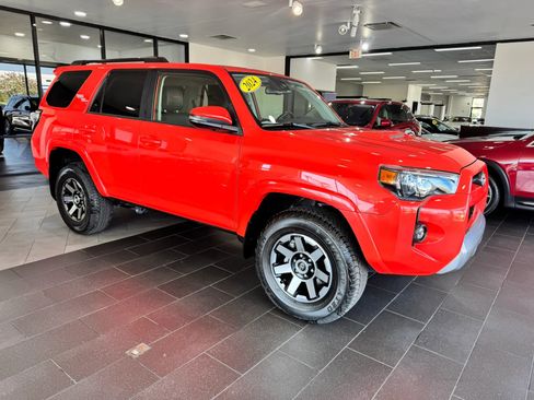 Used 2024 Toyota 4Runner TRD Off-Road Premium w/ Moonroof Package image 6