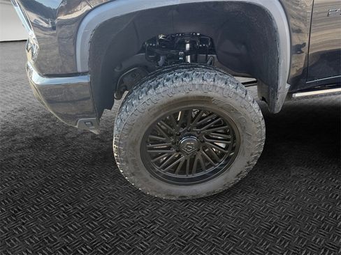 Used 2025 Chevrolet Silverado 2500 LTZ w/ LTZ Plus Package image 11