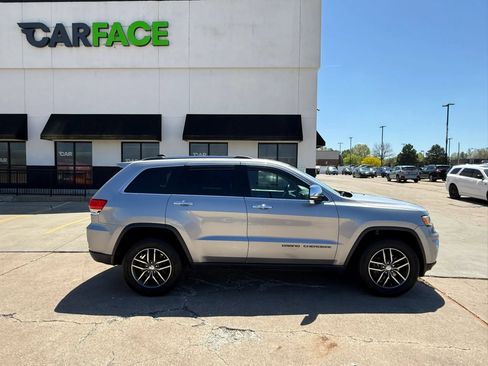 Used 2018 Jeep Grand Cherokee Limited AWD/4WD image 18