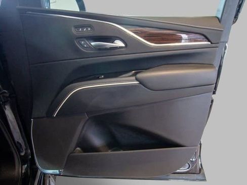 Used 2023 Cadillac Escalade Premium Luxury image 17