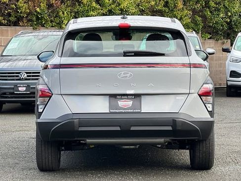 New 2026 Hyundai Kona SE image 7
