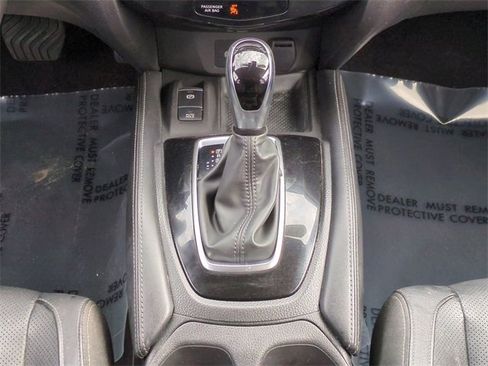 Used 2018 Nissan Rogue SL w/ Premium Package image 19