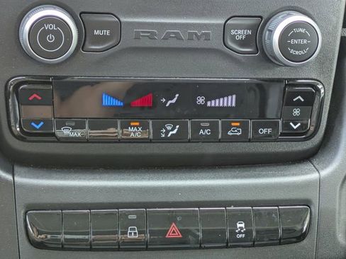 Used 2024 RAM ProMaster 2500 w/ Power Group FWD image 14