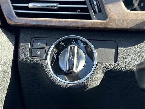 Used 2011 Mercedes-Benz E 350 4MATIC Sedan image 26