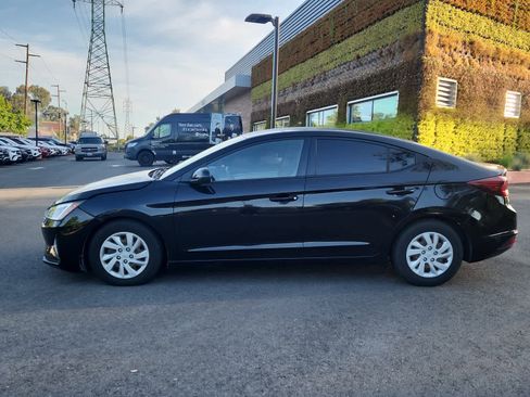 Used 2019 Hyundai Elantra SE FWD image 3