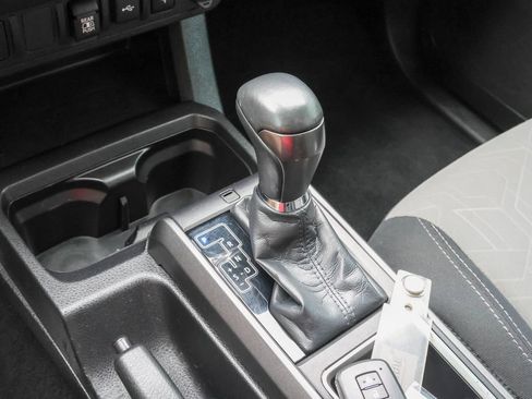 Used 2023 Toyota Tacoma TRD Off-Road AWD/4WD image 13