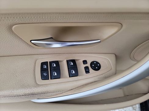 Used 2014 BMW 328i Gran Turismo xDrive image 11