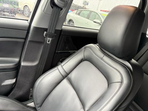 Used 2022 Lincoln Corsair Standard AWD w/ Equipment Group 101A image 23