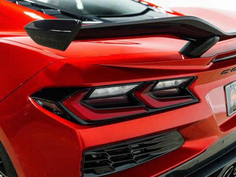 Used 2025 Chevrolet Corvette Z06 w/ Z07 Performance Package RWD image 7
