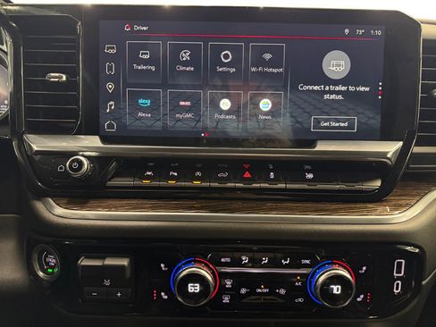 Used 2022 GMC Sierra 1500 Elevation w/ Preferred Package AWD/4WD image 18