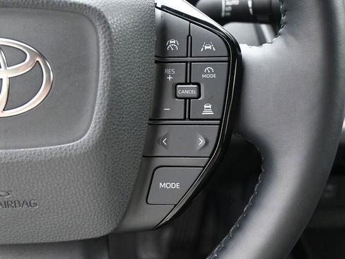 Used 2024 Toyota Prius XLE image 17