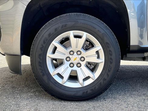 Used 2022 Chevrolet Colorado LT w/ Safety Package AWD/4WD image 8