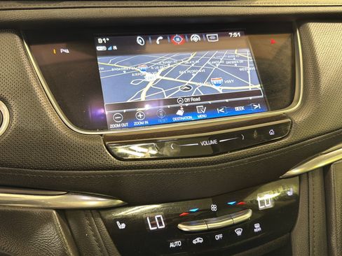 Used 2019 Cadillac XT5 Luxury FWD image 17