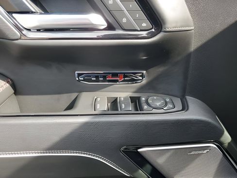 Used 2025 GMC Sierra 1500 AT4X image 27