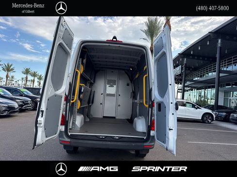 Used 2022 Mercedes-Benz Sprinter 2500 image 6