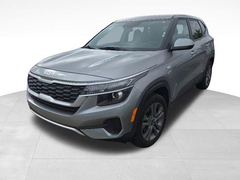 Used 2023 Kia Seltos LX AWD/4WD image 1