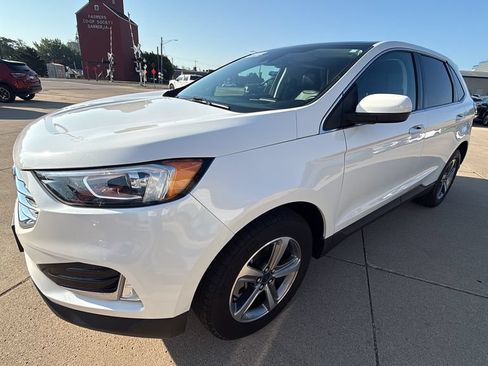 Used 2022 Ford Edge SEL w/ Convenience Package AWD/4WD image 3