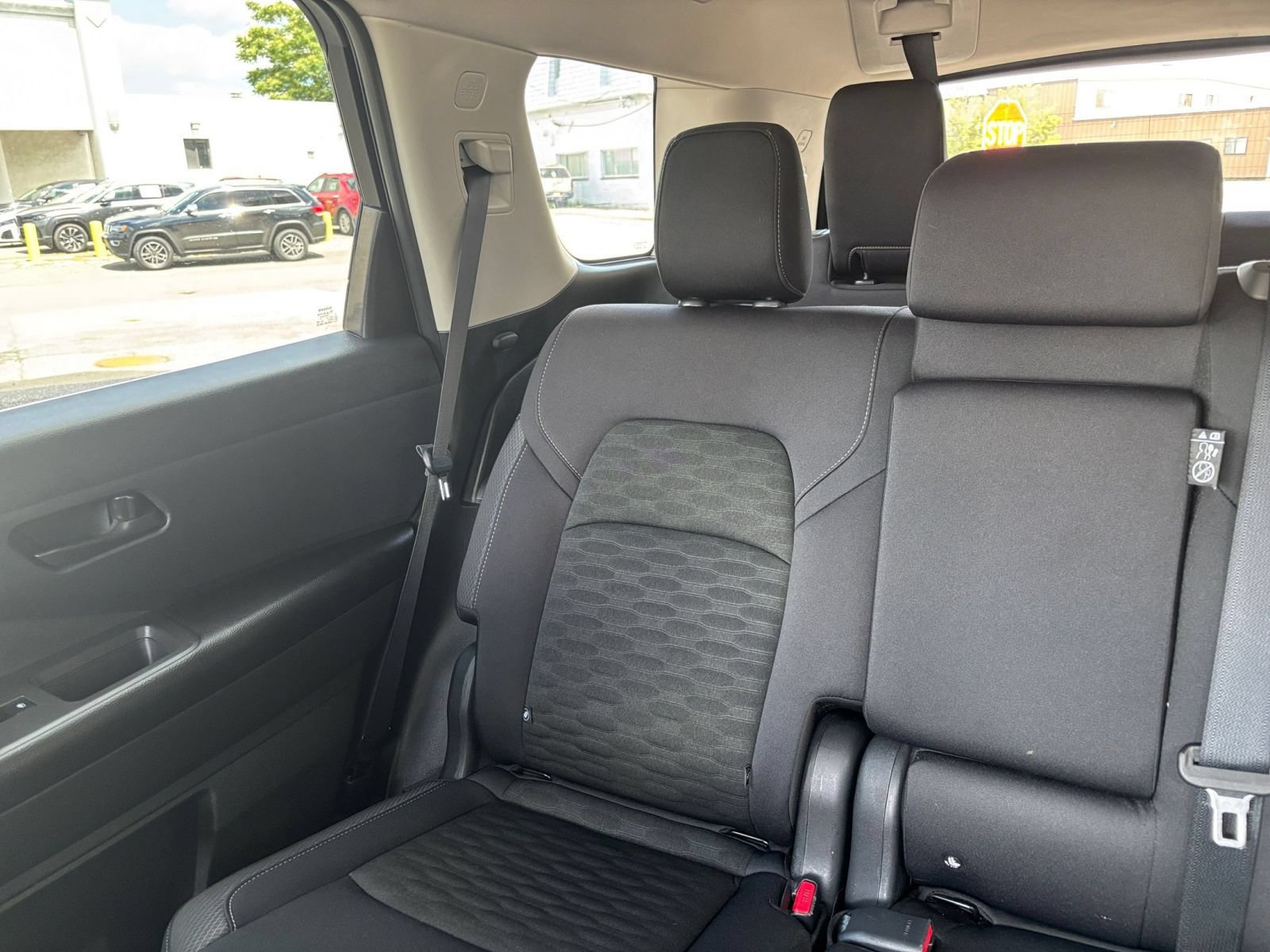 Used 2025 Nissan Pathfinder SV FWD image 37