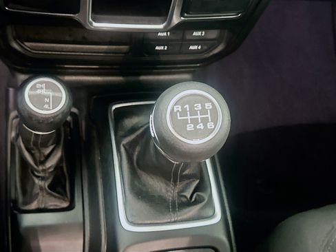 Used 2021 Jeep Wrangler Sport AWD/4WD image 23