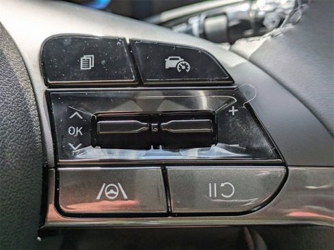 Used 2025 Hyundai Elantra Sport image 24