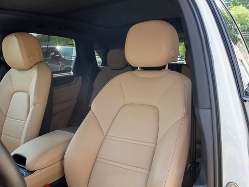 Used 2025 Porsche Cayenne Base w/ Premium Package Plus image 12