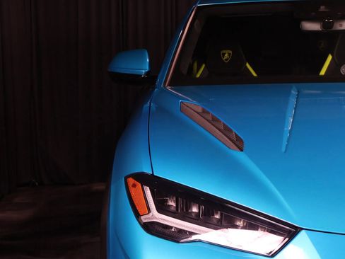 Used 2023 Lamborghini Urus Performante AWD/4WD image 7