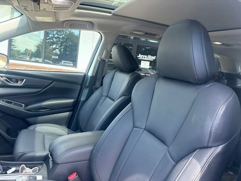 Used 2023 Subaru Ascent Limited w/ Technology Package AWD/4WD image 3