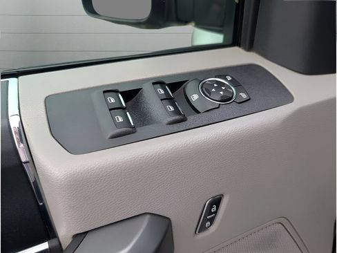 Used 2017 Ford F350 XLT w/ XLT Value Package AWD/4WD image 12