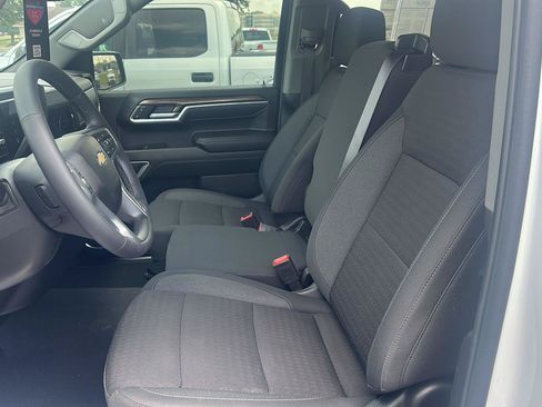 Used 2025 Chevrolet Silverado 1500 LT AWD/4WD image 25