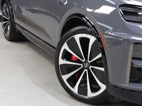 Used 2025 Porsche Macan Turbo Electric AWD/4WD image 22