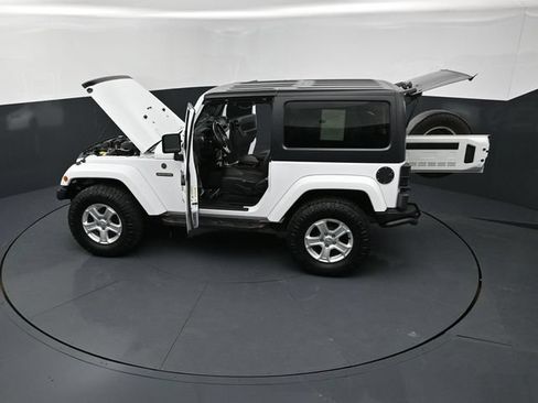 Used 2018 Jeep Wrangler Sport AWD/4WD image 27