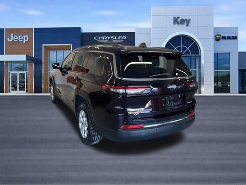 Used 2022 Jeep Grand Cherokee L Limited w/ Luxury Tech Group II image 3